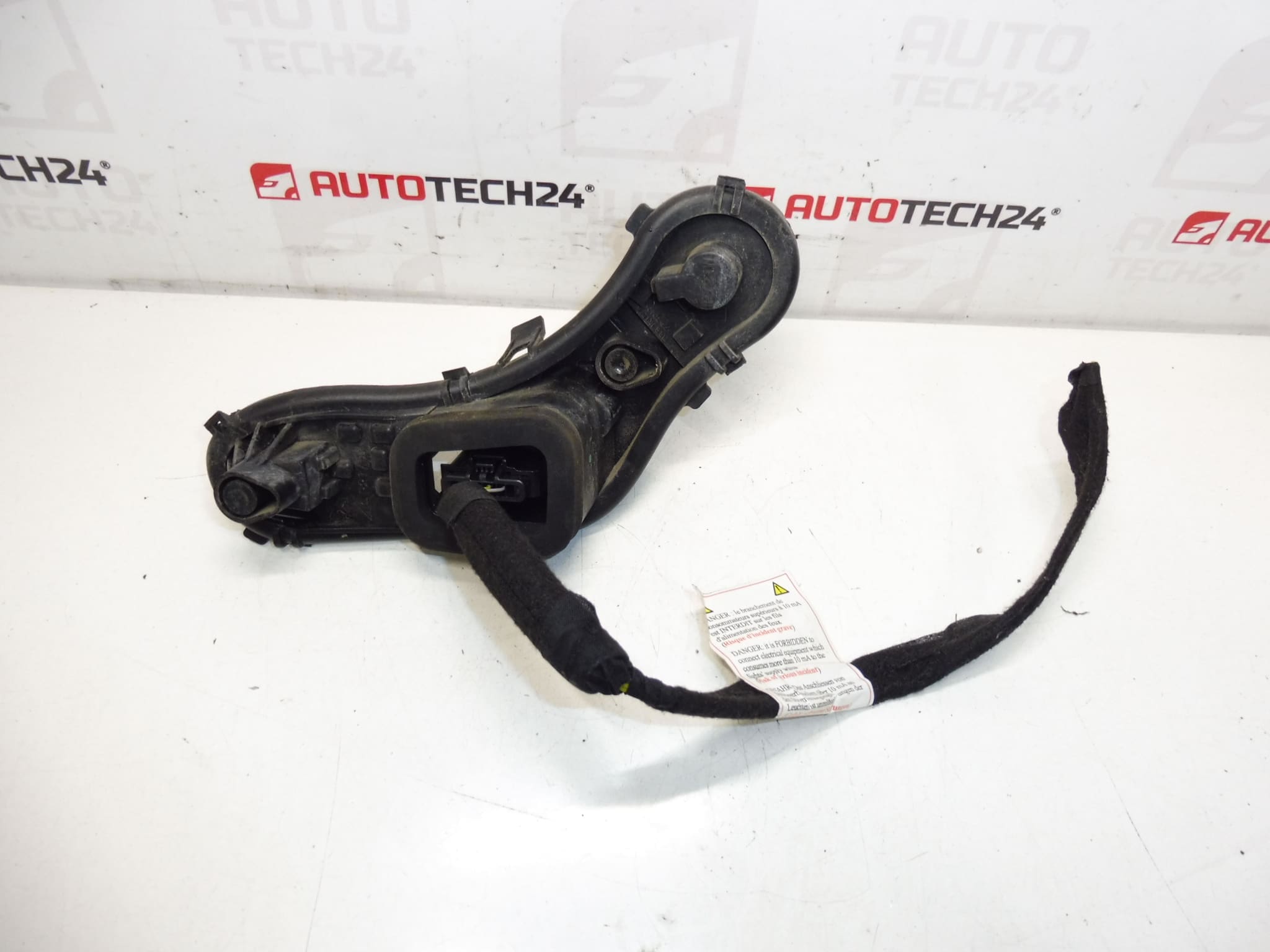 Фасунга за крушка Peugeot 3008 9683460880 6350HC - Image 2