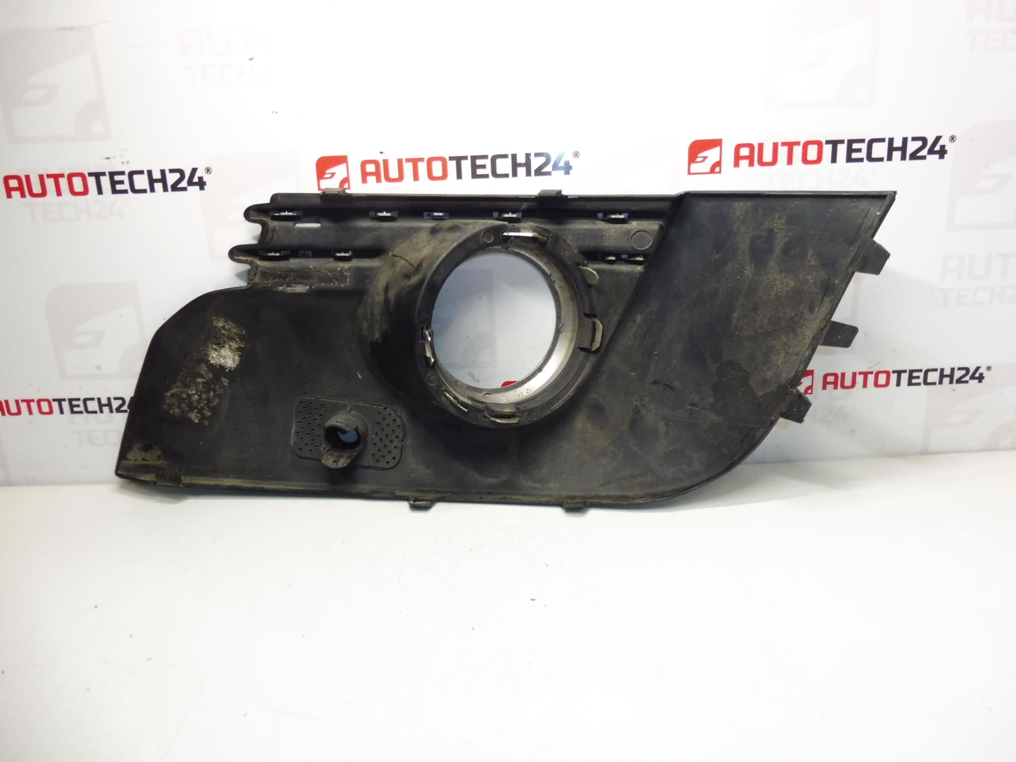 Дясна рамка за мъгла Peugeot 3008 9685098077 745315 - Image 2