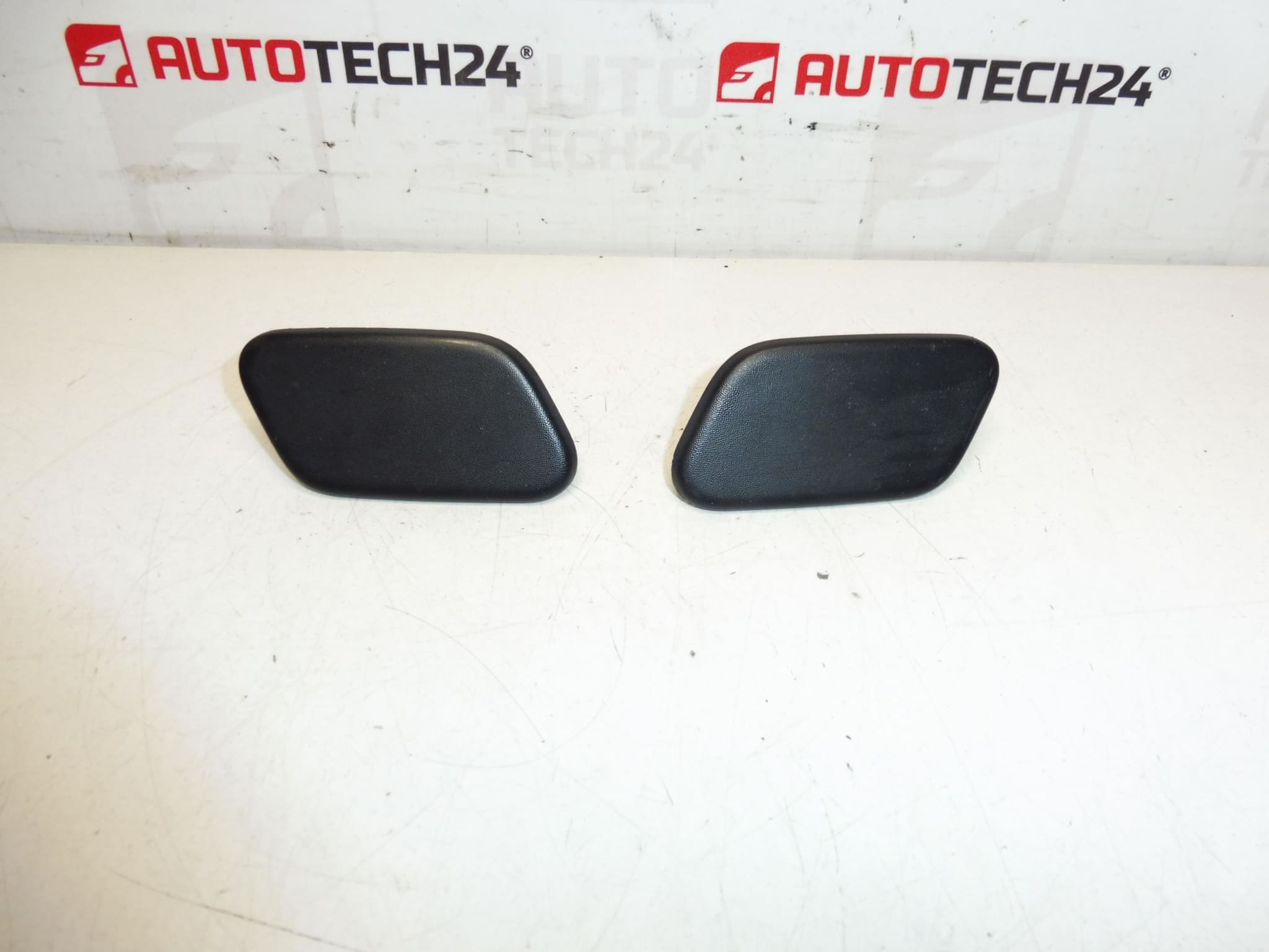 Капачки за дюзи за миене на фарове Peugeot 3008 5008 742294