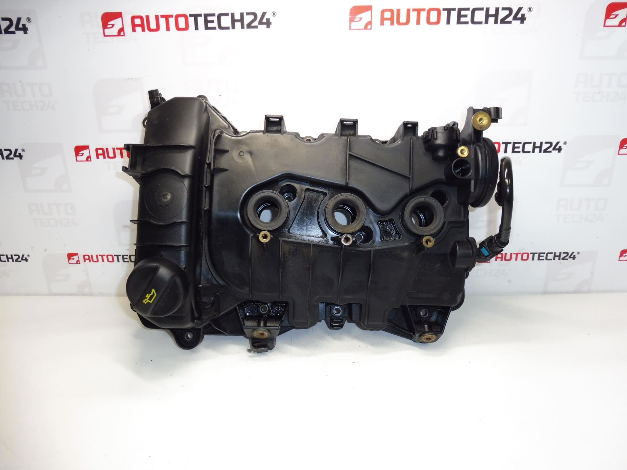 Капака на цилиндровата глава 1.2 VTI PureTech 9811067580 9806820880