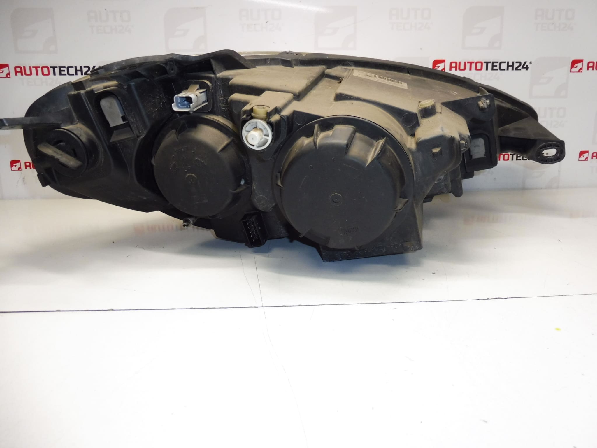 Peugeot 807 преден ляв фар 1400964380 89901574 6208F1 - Image 2