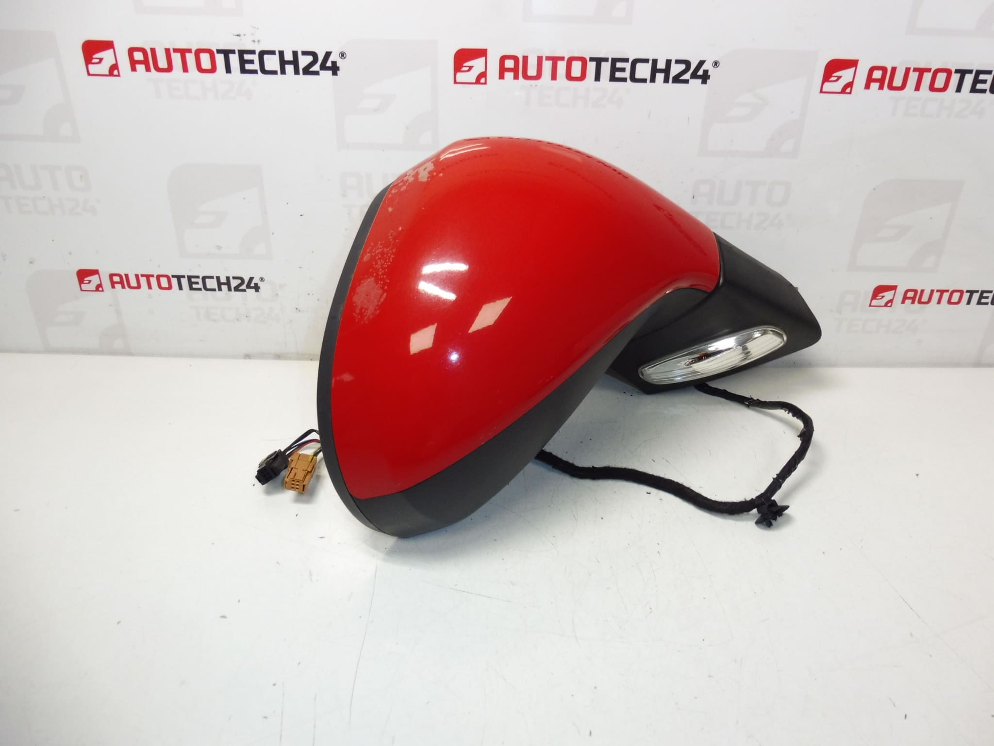 Огледало дясно Peugeot 207 KKN 96806501XT 8149ZH